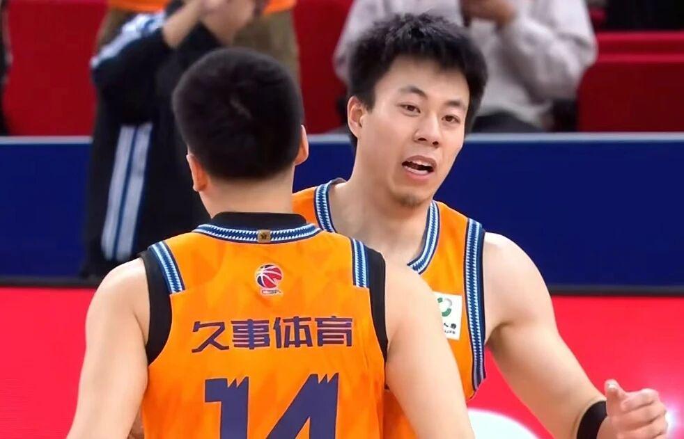 官方开奖直播-张镇麟被赞第一小前锋，广厦被球迷怒喷软蛋，天津外援拒绝续约！